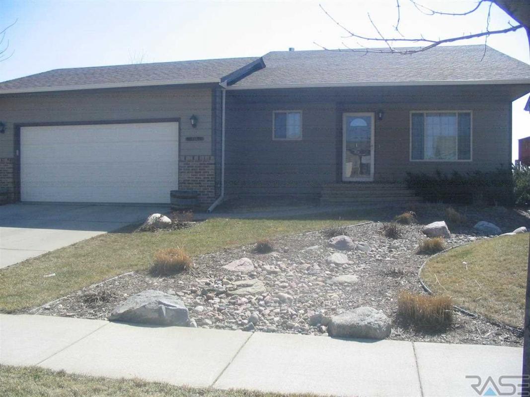 I would love to show you my #listing at 1313 E 67th St N #SiouxFalls #SD tour.circlepix.com/home/R79JLU #realestate