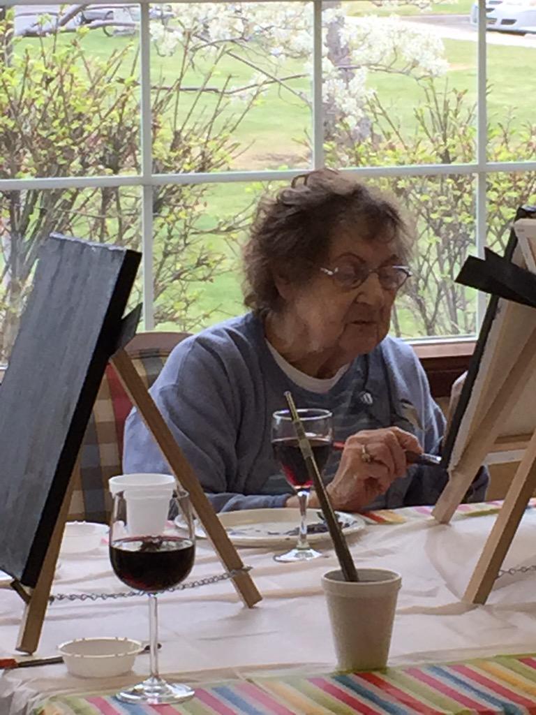 aspenridgemktg's tweet photo. @AspenridgeRet this weeks #art &amp; #wine lesson #FrontierCulture #NotJustAnotherRETHome #inBend http://t.co/Zny5v7BiKt