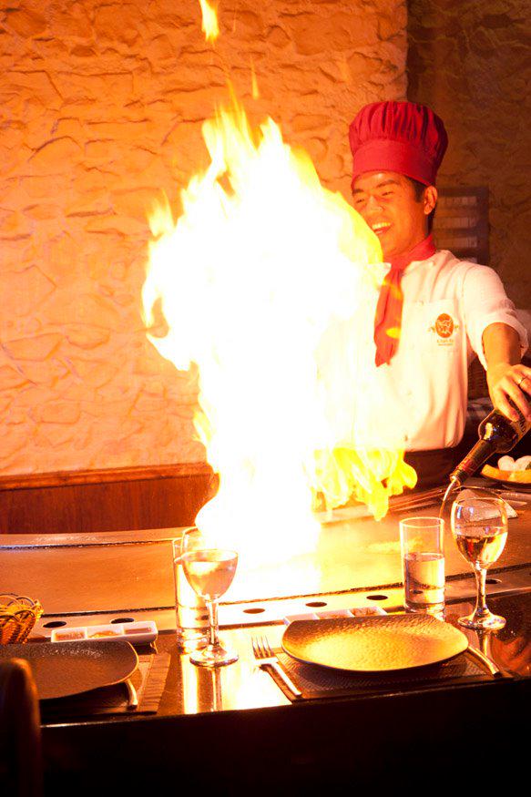 ChaiYoDublin's tweet photo. #Teppanyaki, #live cooking, #Fresh food, #entertainment provided  #ChaiYo #Teppanyaki chef and Singing waiting staff. http://t.co/btHmXxyd5R