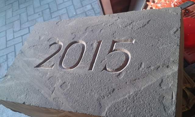 welshddkmason's tweet photo. For prices on #datestones #housenumbers and #housesigins . Call 07999230242  Darren . #slate #handmade #stone #usk http://t.co/GFTQV1QnUR