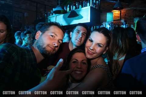 crispradooo's tweet photo. Jueves en cotton @EleeNaGA @Pichiiiii @DaniSilver10 http://t.co/muK67UMmdg