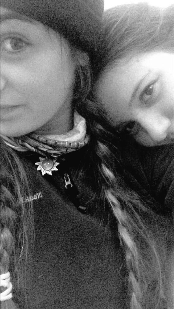 lauris7sist's tweet photo. @MeerVera Prohibido estar tanto tiempo sin verse😭😭 http://t.co/xmFdm0J9yk