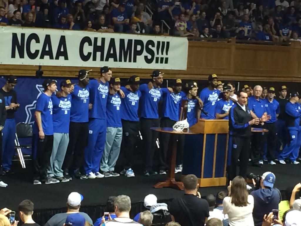 sobberatduke's tweet photo. YOUR 2015 @Duke_MBB #NationalChamps #bandofbrothers #BannerHunters #bannerearned #DukeBasketball #1 http://t.co/ntBBSbwmrP