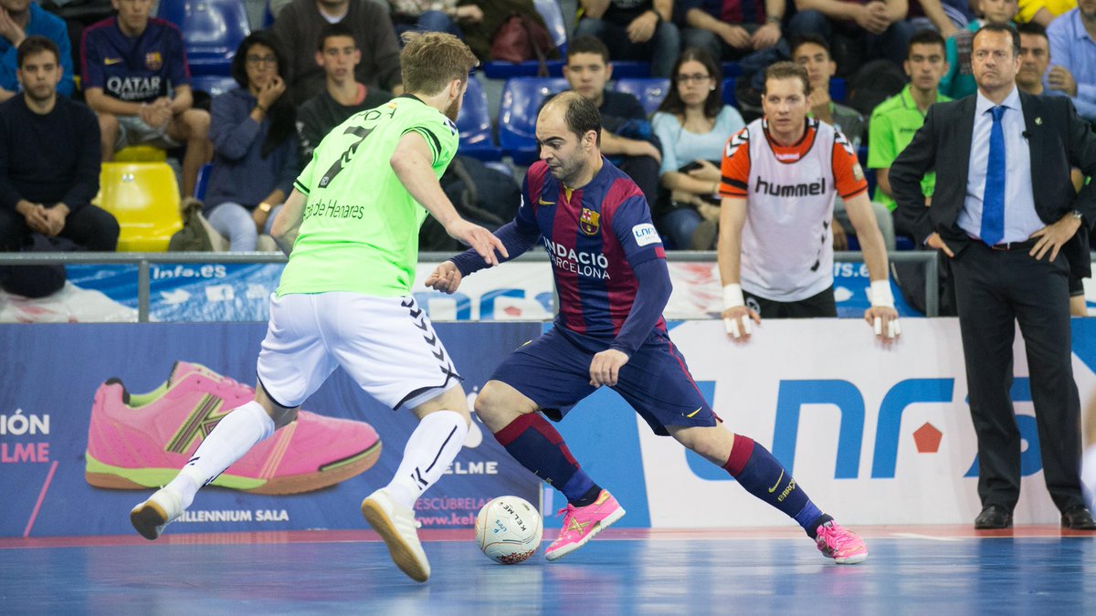 El Inter Movistar gana al Barça (2-3) y le arrebata el liderato  masdeporte.as.com/masdeporte/201… #atletismo #LNFS