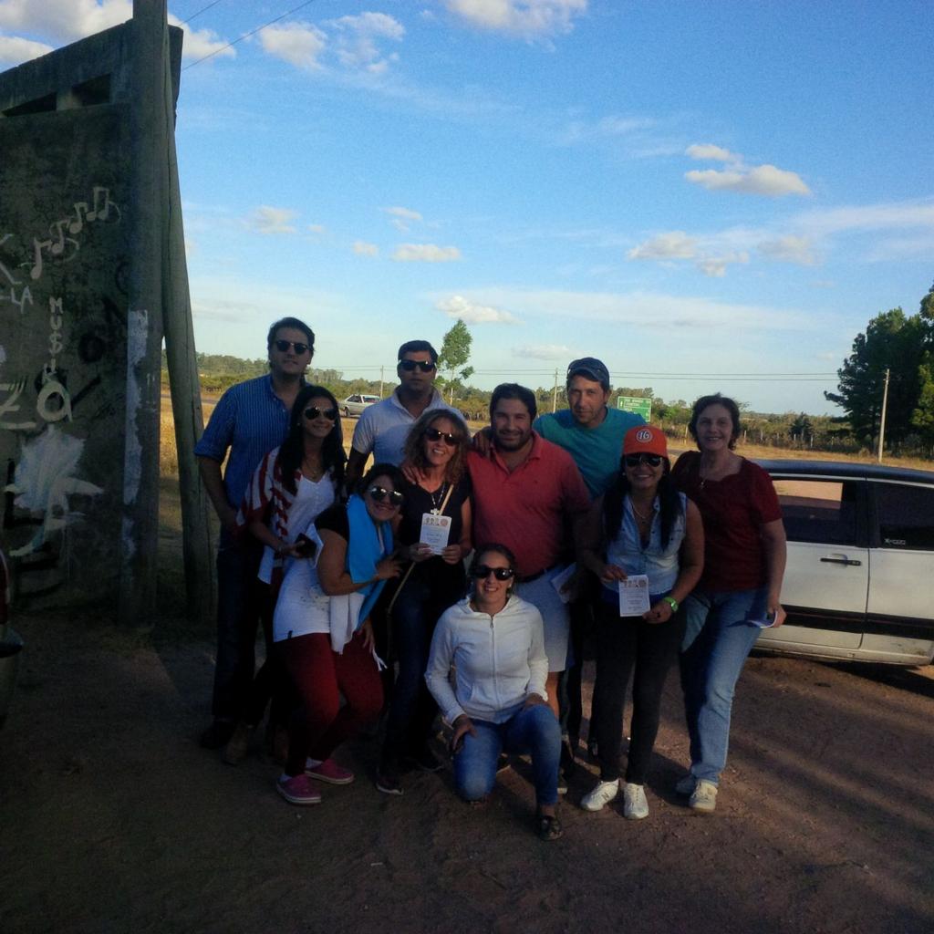 Recorriendo los Barrios de Melo conversando con vecinos.