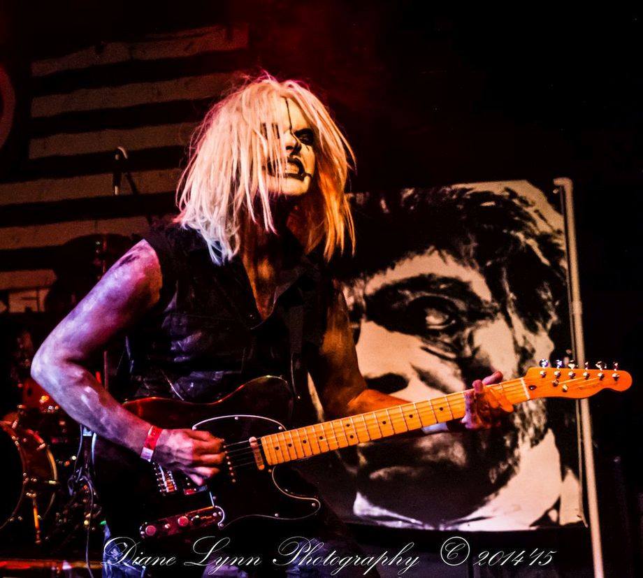 Randy as <a href="/john5guitarist/">John 5 🎸</a>