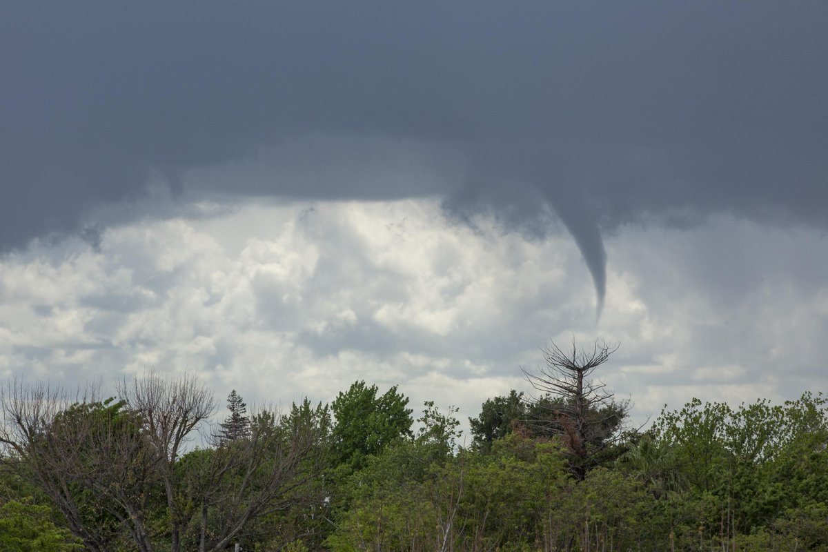 Another funnel cloud near 59th &amp; S St in Sacramento, CA. Reported by SMUD employee. #cawx
