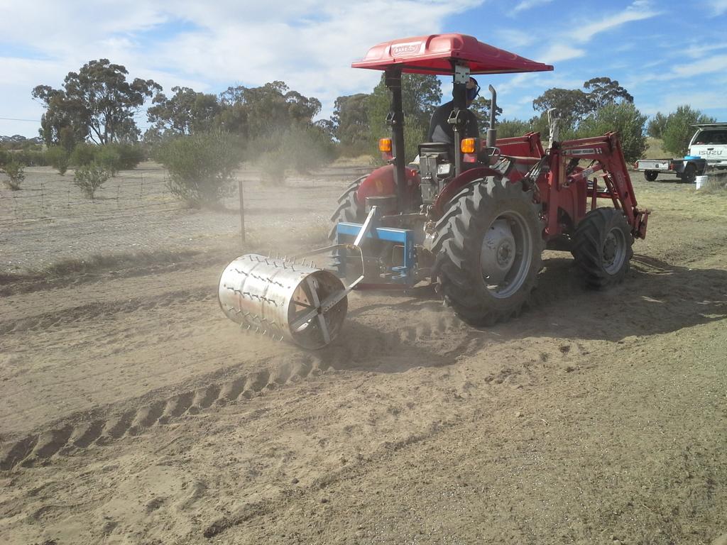 DromaiusGarlic's tweet photo. #garlic planting has finished, hole maker worked perfectly once again! @pjgardener http://t.co/D3T9ikVe16