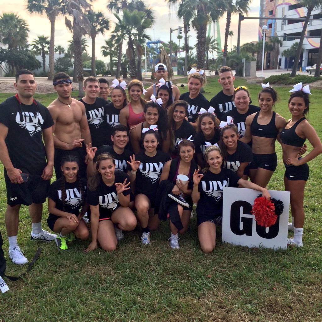 andriabarrera's tweet photo. Overload of photos and idc 😻#uiw #uiwcheer #NCAnationals http://t.co/BOEnORqTy6