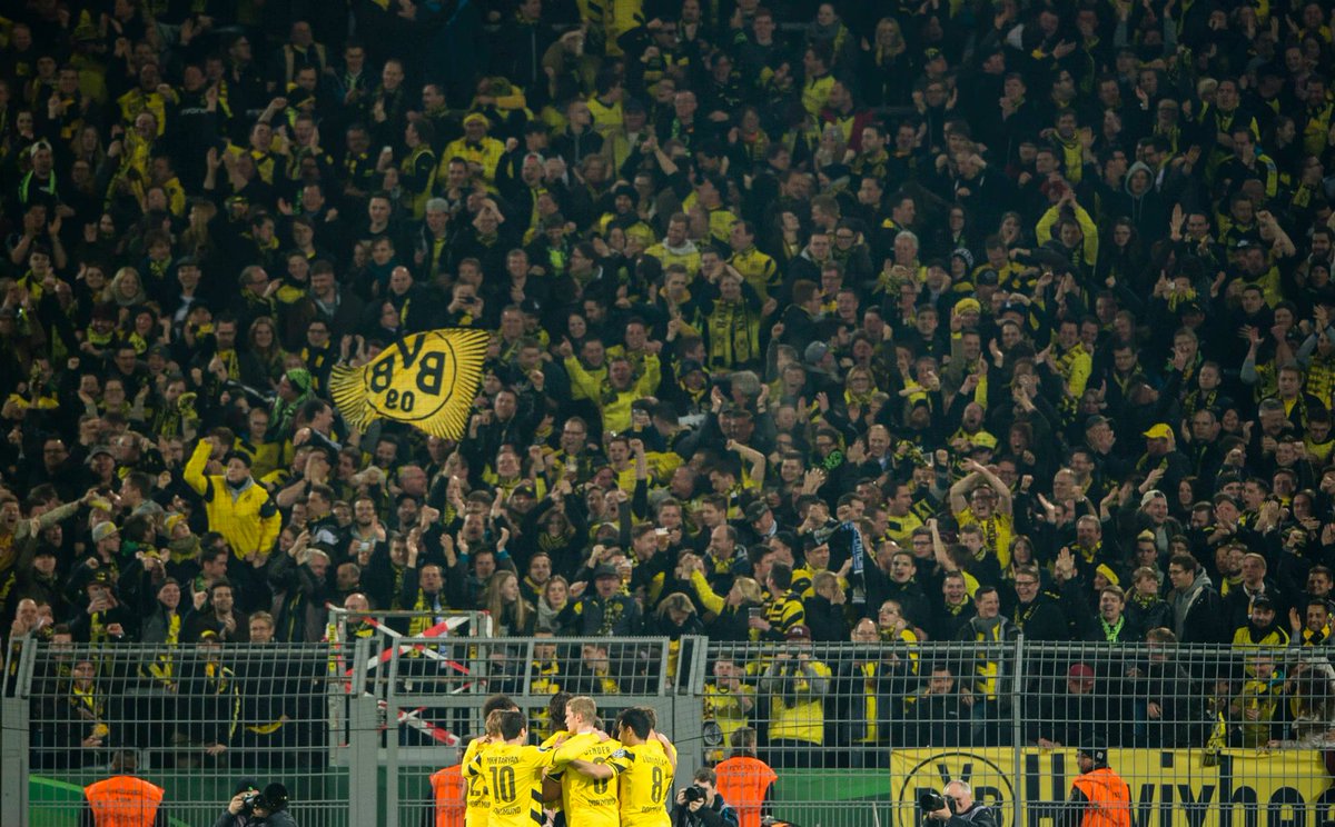 HenrikhMkh's tweet photo. All together at home to take this victory! #DFBPokal @BVB 

Klasse Tor Sebastian! :-) http://t.co/Pc3g8hGUBL