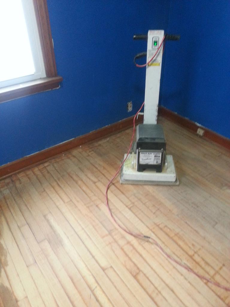 GusRadke's tweet photo. It's been a long day of sanding but it will be worth it once we move in on Sunday. #DIY #powersander http://t.co/r4tjHFYlON