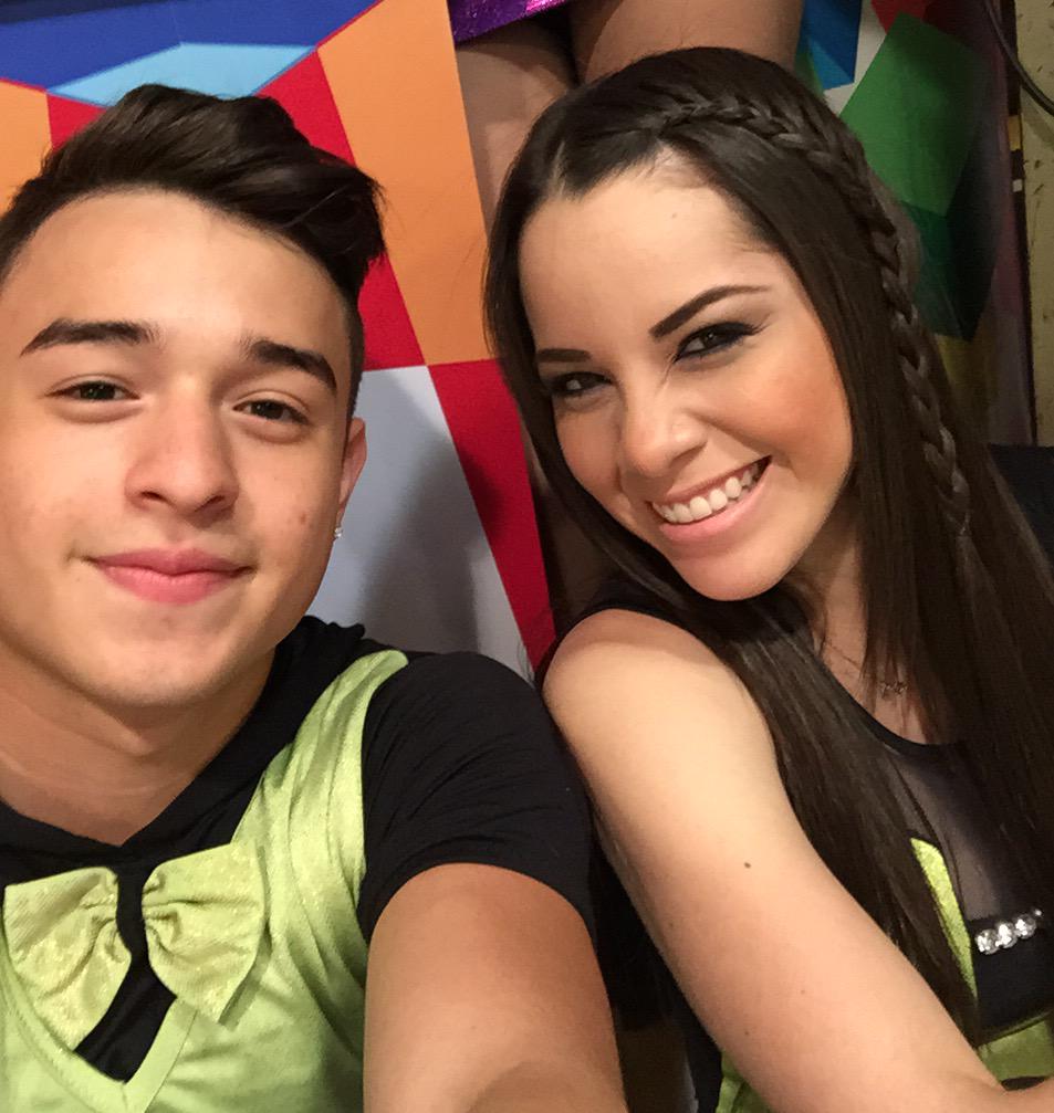 AcabatelooFans_'s tweet photo. "@ArelyTellez: #jerely 💛💚 #Acabatelo http://t.co/4ZGIWCz86u"