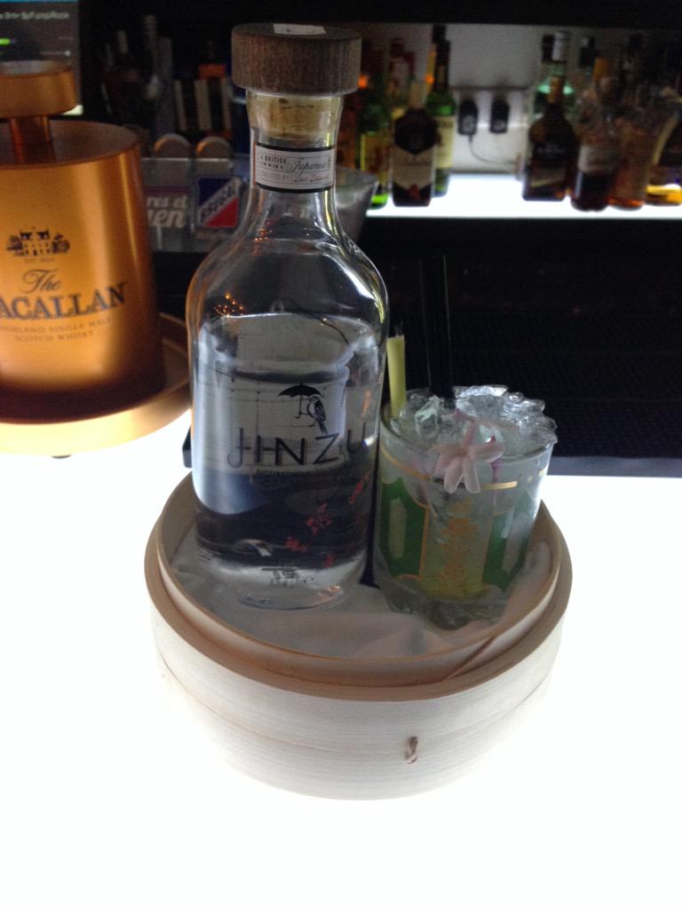 jrt_1985's tweet photo. Awesome drink!! #worldclass2015#jinzugin#aoudafox#glaceloungebar@javiluna55 @glacecocktails@joseroperolopez http://t.co/aTU4aL3C1V