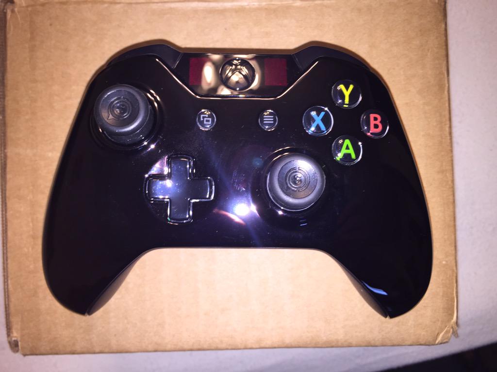OpTicMaNiaC's tweet image. Brand new, Chromatic black @ScufGaming controller giveaway! RT this tweet and follow me to enter. Ends 4/13/15. 😍