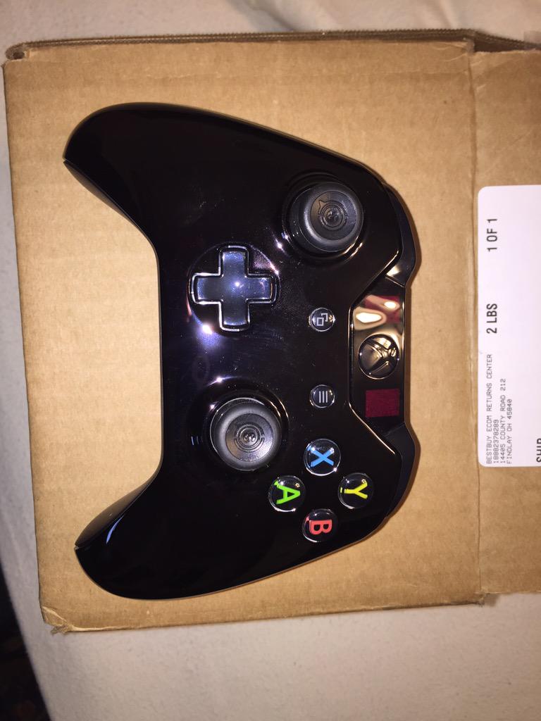 OpTicMaNiaC's tweet image. Brand new, Chromatic black @ScufGaming controller giveaway! RT this tweet and follow me to enter. Ends 4/13/15. 😍