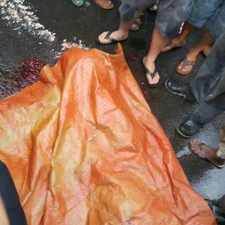 Innalillahhi wa innalillahi rojiun.
Kecelakaan seOrg ibu2 kemarin soreh di siantan moga amal ibadahnya di trima Allah