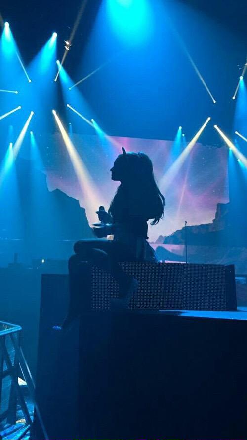 oceaneospgdr's tweet photo. “just promise me you'll never leave again, cause you are the only one.” http://t.co/jqeiGgdLDd