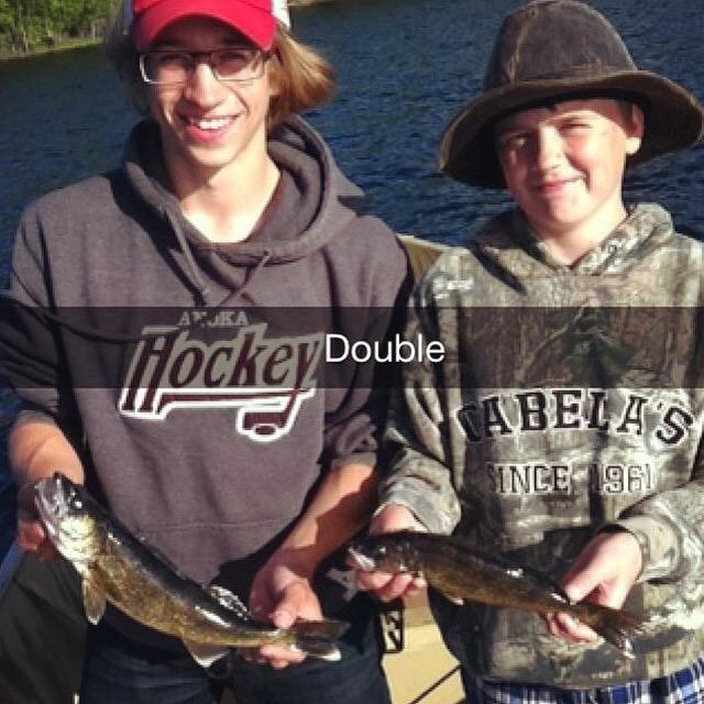 drewbeans3's tweet image. Happy birthday to my fellow eyes guy @spencerolson29 😍😘 can't wait for summer fishing trips 🎣 👀 #EyesGuys  #Pool4