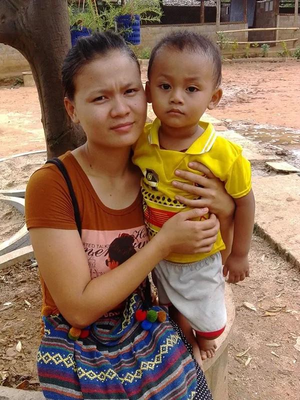 485_270's tweet photo. my sister and son live thailand http://t.co/FNPONQcoyI