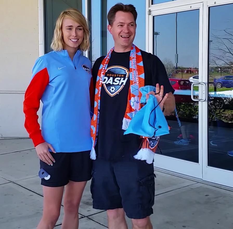 Michaelcx's tweet photo. Stephanie Roche! 3 days away to opening day. Fri April 10th, see Steph &amp; the Dash take the field. #DashOn #break10k http://t.co/BsCRXWJrxb