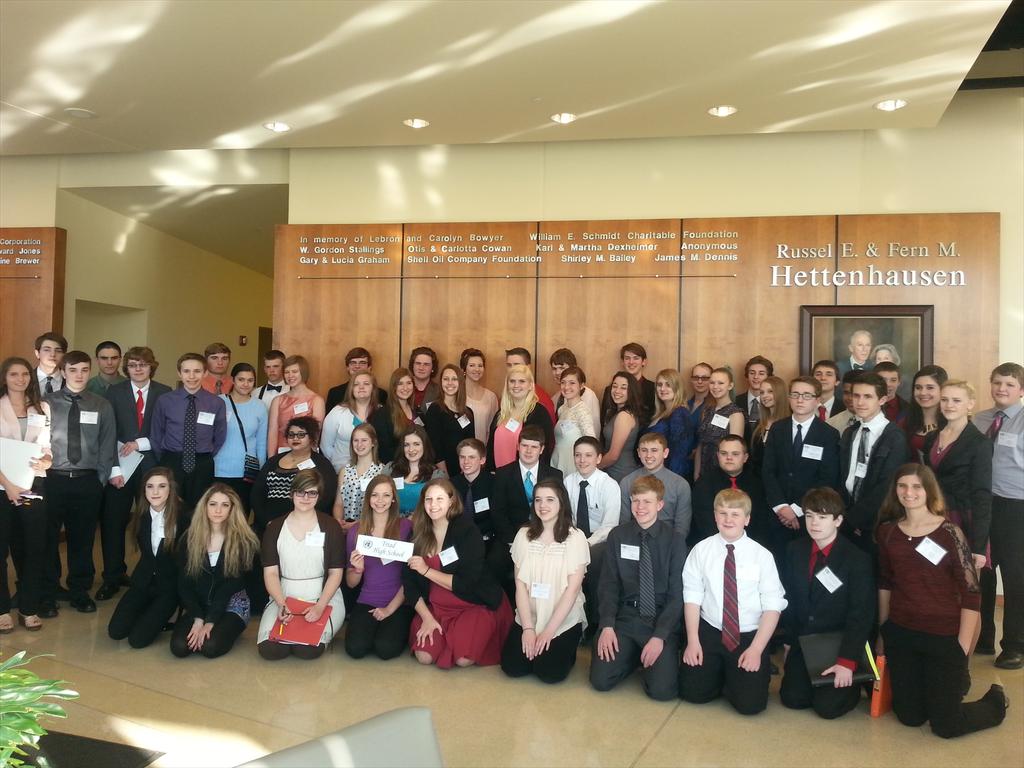 BarbourKelli's tweet photo. We have arrived at McKendree and r ready to go! It was a challenge to get this huge group into a picture. #MUN2015 http://t.co/AA316st1MT