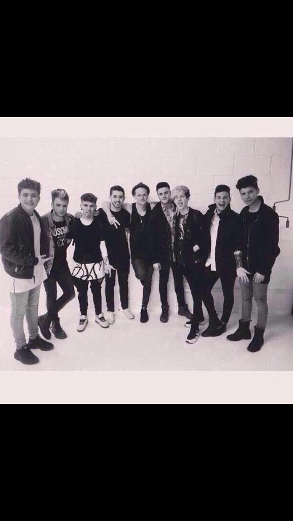 SKonTour_'s tweet photo. TOUR STARTS TODAY BOYS AND Proud is an understatement you deserve this boys go out there &amp; smash this👊 @StereoKicks 💜 http://t.co/DZCij9KU8Y