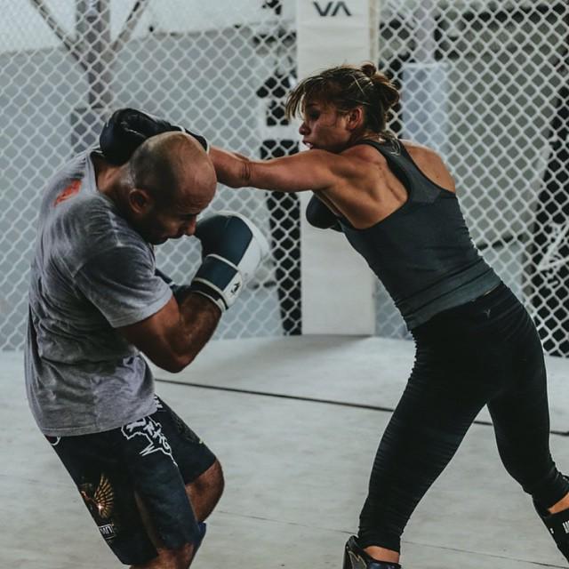 athsport_co's tweet photo. #UFC @KailinCurran on the #ATHPODCAST- 2 R's in a Pod @RobHesia @ranman808 Sunday! Subscribe @ http://t.co/1AtIi2MRTD http://t.co/SnJ4x24AWv