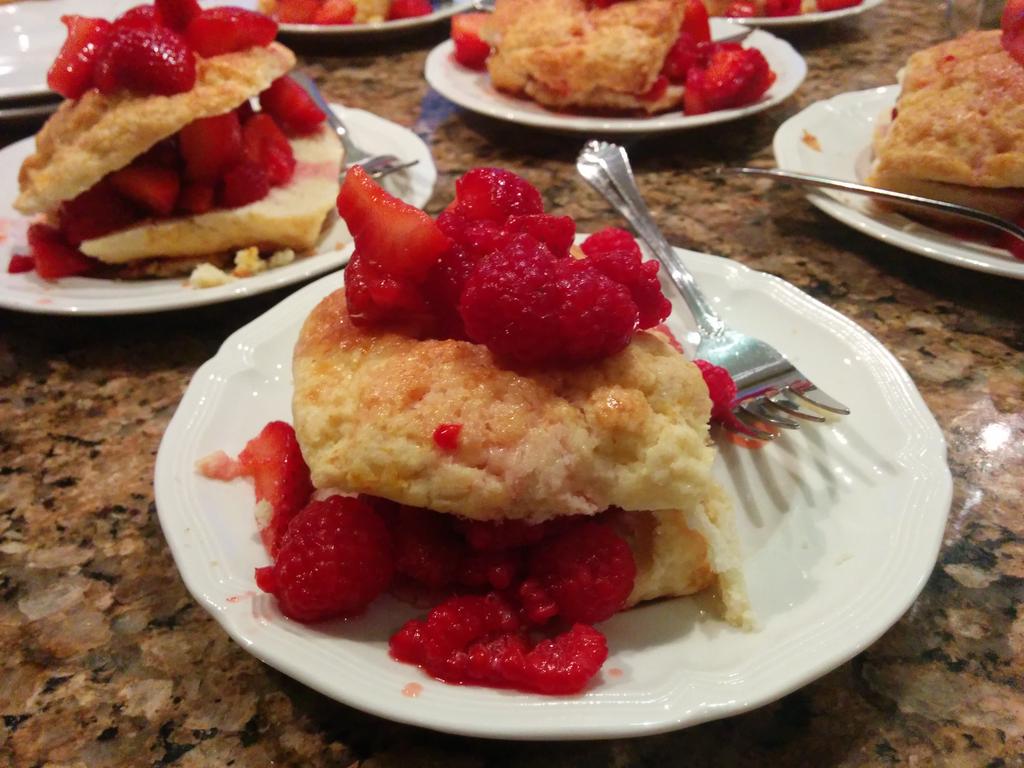 furtherpoint's tweet image. #Easter #dessert #strawberry #shortcake