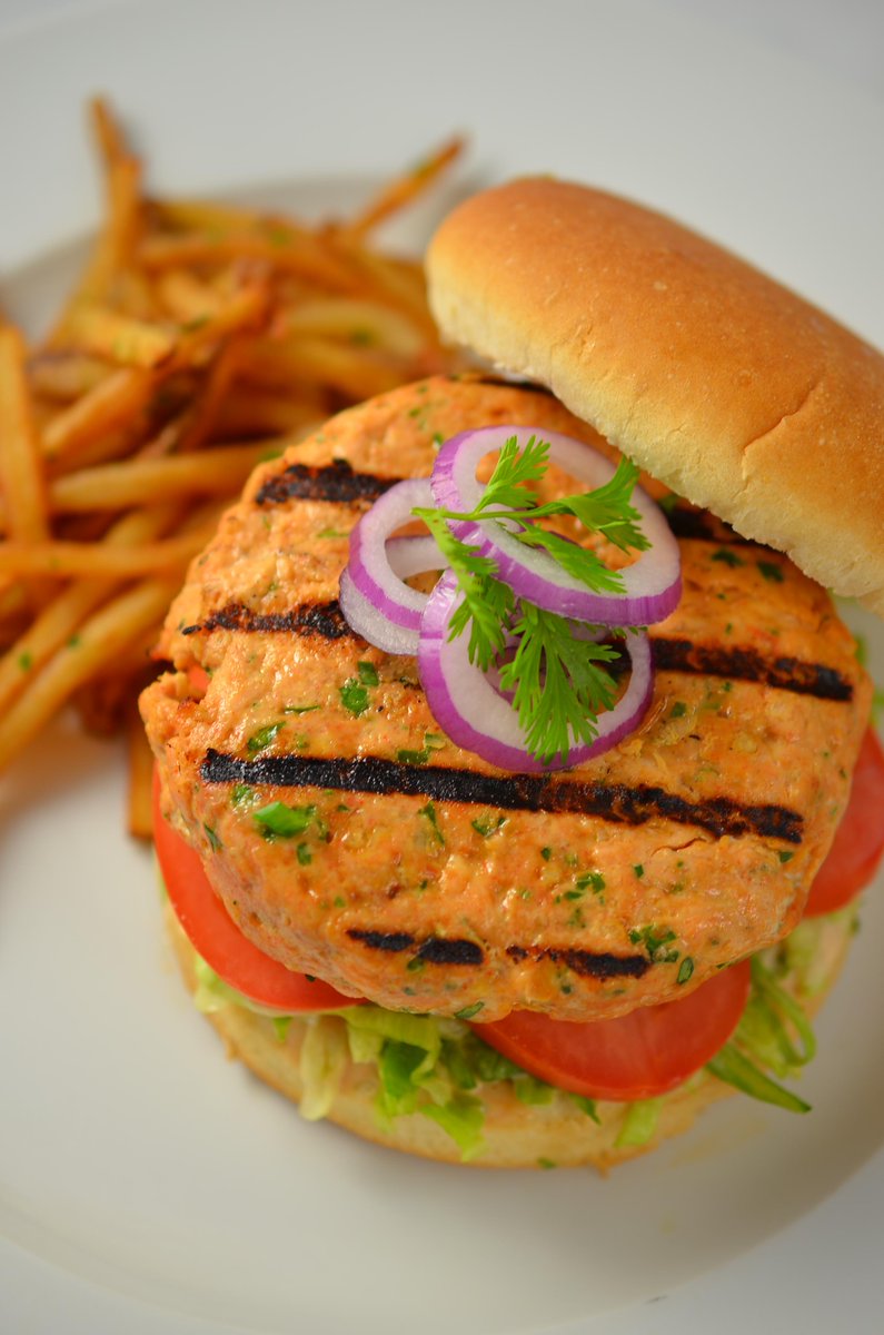 PeteSeafoodClub's tweet photo. Fire-Roasted #Chipotle #Salmon #Burger = #beer pairing favorite 
#enjoylife #nationalbeerday 
http://t.co/K2VaSJzlgX http://t.co/qoTR88bCqk