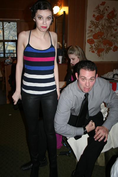 OlympicCovenPNW's tweet photo. Cullen candid: The time Emmett realized his bicep was bigger than Alice's thigh and laughed for hours. #aliceproblems http://t.co/dctQ1bp1o7