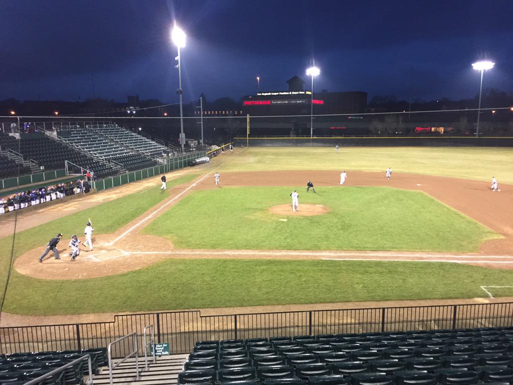 Good Night for a game at Holy Cross #sweetsocksrak <a href="/MattAntonelli9/">.</a> <a href="/CoachRak/">coachraks</a>