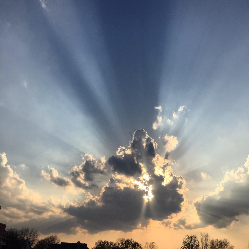 chrislightco's tweet photo. Beautiful sunset tonight in Overland Park Kansas http://t.co/enq1kDPv1n