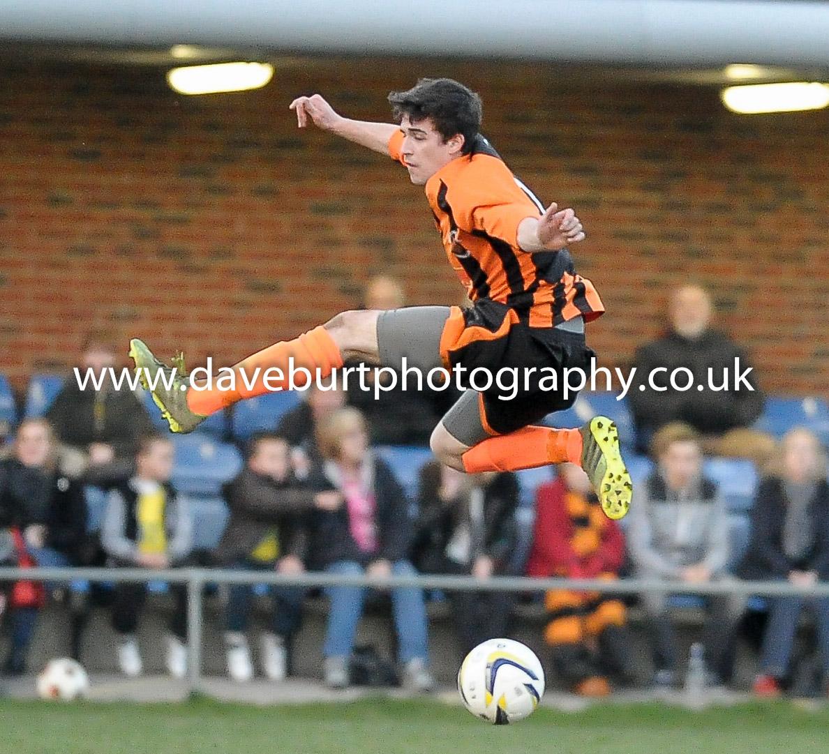 DaveBurtPhotos's tweet image. @HandcrossF @BuxtedFC good game! pre-register for photos at daveburtphotography.co.uk &amp;amp; receive email when online
