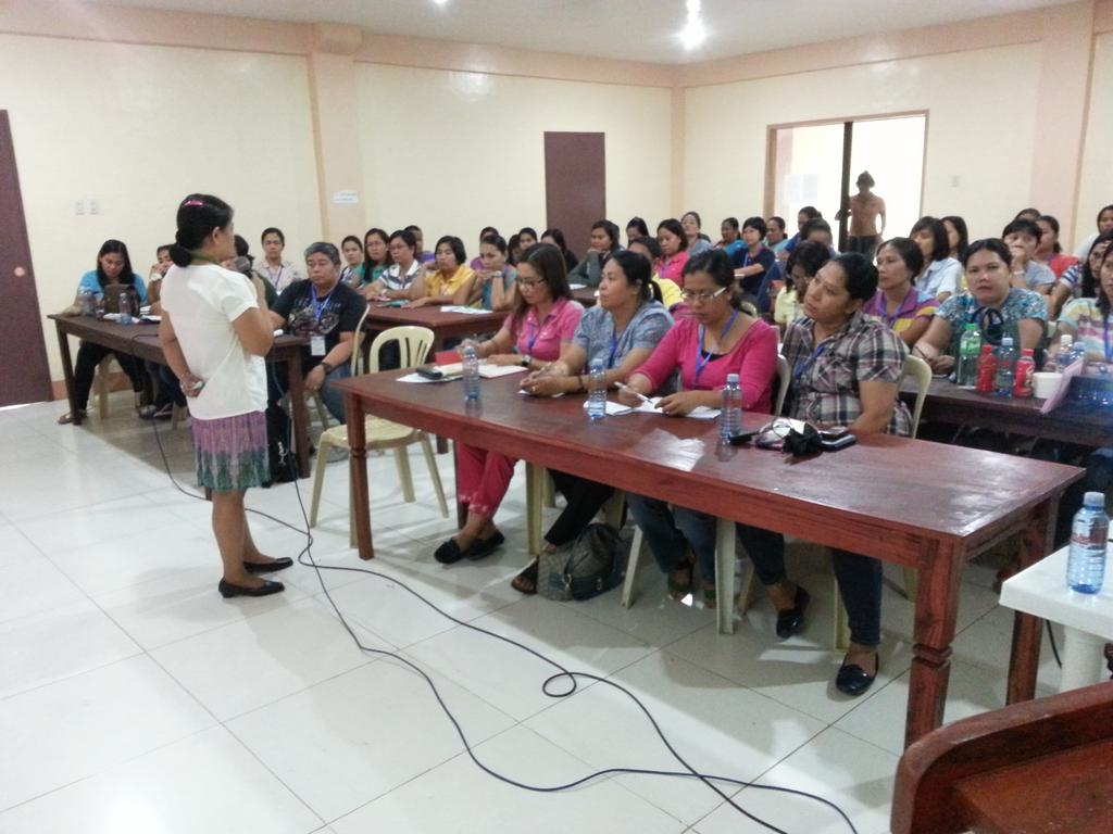 Pro6Wccd's tweet photo. Ms. Annaliza Macababbad on Case Management Protocol #RefresherCourse @pnpts_rstu6 @pro6pnp @pnp_region6 http://t.co/OVooIcWYLW