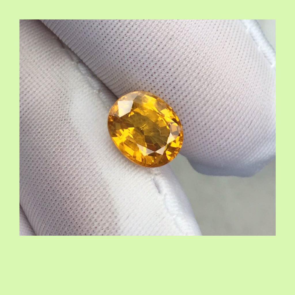 JefferySjr's tweet photo. #yellowsapphire#sapphire 2.699carat ，SIZE 8.5*7.2*4.5mm，#deepyellow，wechat;18500846128  #wechat  #sale #gemstone http://t.co/AdZbC3obLP