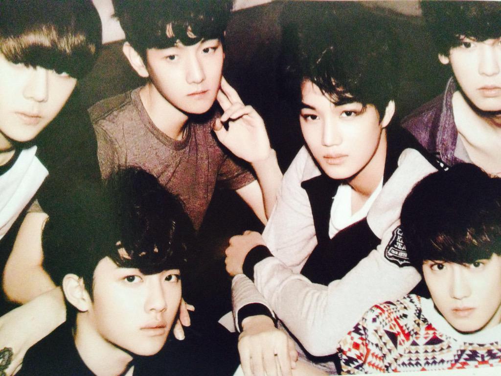 kimkaitus's tweet photo. Remembered those days where exo k is hot and fuckable af on black hair. #3yearwithEXO http://t.co/YGptPx191T