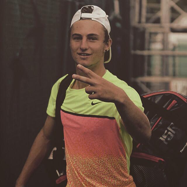 OJasika's tweet photo. Peace out 😊 http://t.co/m8nG9nQJz2