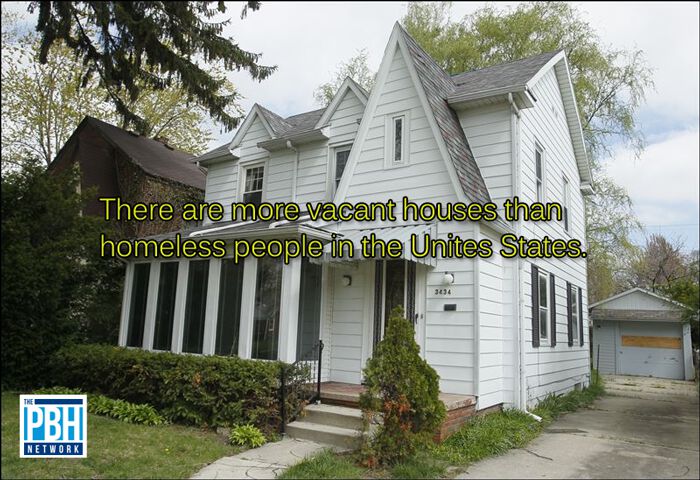 ployrskl's tweet image. talk about equality #tcisbkkhs #wealthgap