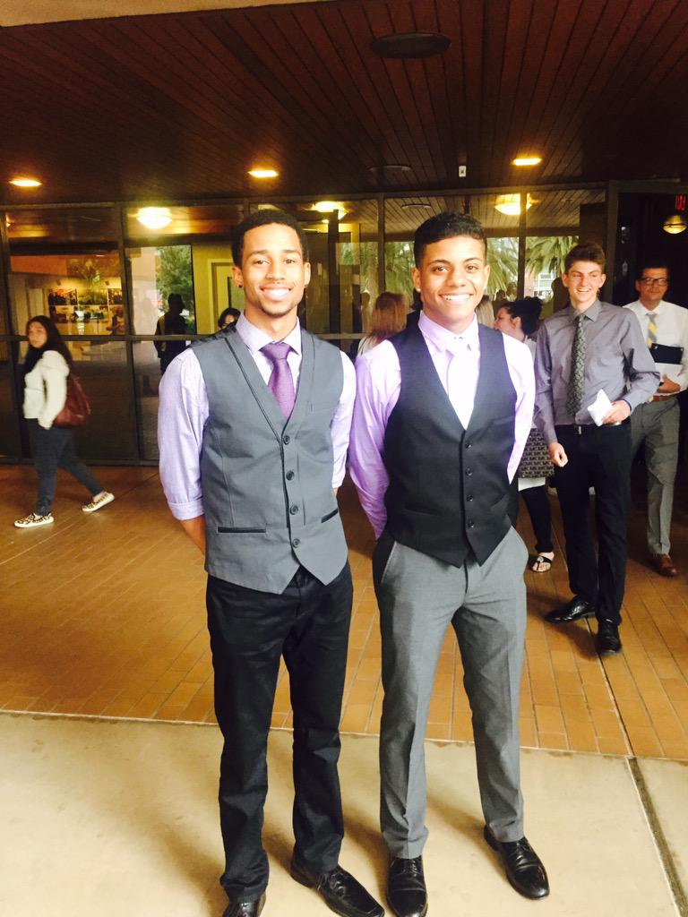 bignickanderson's tweet photo. Your two favorite light skins 👔 #JaylenMostEligible #alwayskeepitclean http://t.co/PdEdNOZLt0