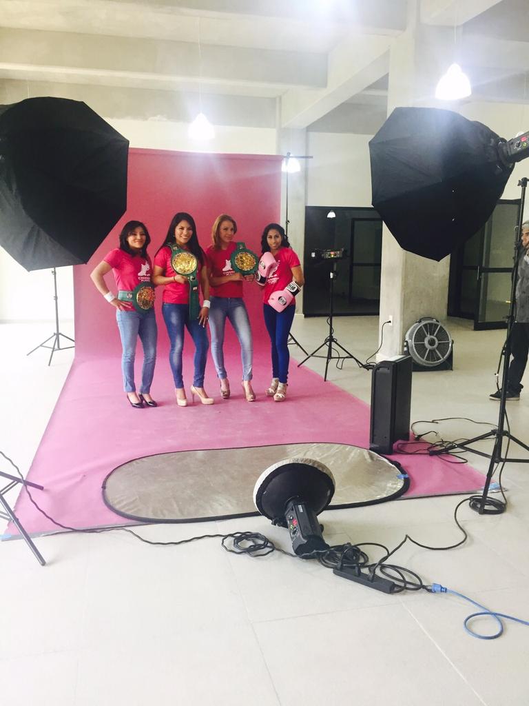 guerreratorres's tweet photo. Gracias Zulina Muñoz, Ivette Zamora y Silvia Torres por participar en la sesión de fotos para apoyar a FUNACC http://t.co/bY2ueZnyem