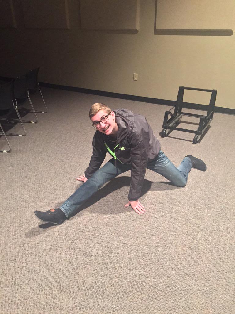 noahkam's tweet photo. Splits for @iamlexidavila #Lexinator #VoicePlayoffs #VoiceTop12 http://t.co/LgjrQY6JnR