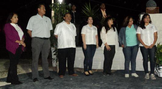 MelyCastroC's tweet photo. En equipo, en unidad, con seguridad, vamos firmes, sembrando valores morales en la sociedad @hugoericflores http://t.co/rSBJcpU171