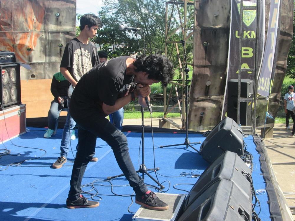 thefiremidnight's tweet photo. @dickyreynaldii #borneo indie riot http://t.co/5ZLRXVeBBn
