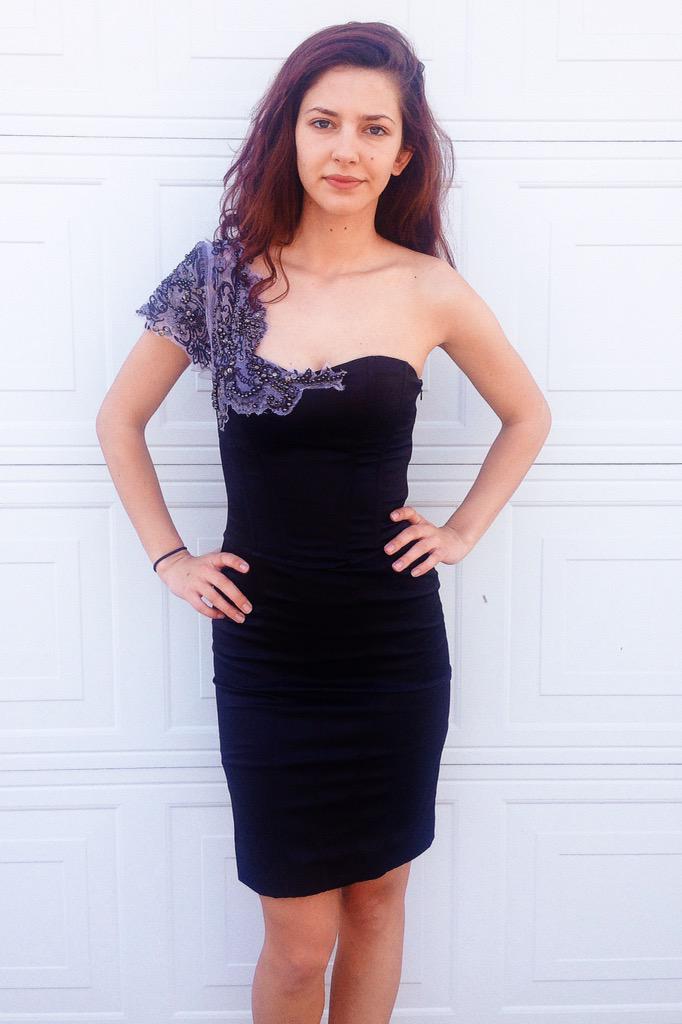 Gorgeous new gowns up in store. 

m.ebay.com/sch/angmay/m.h…