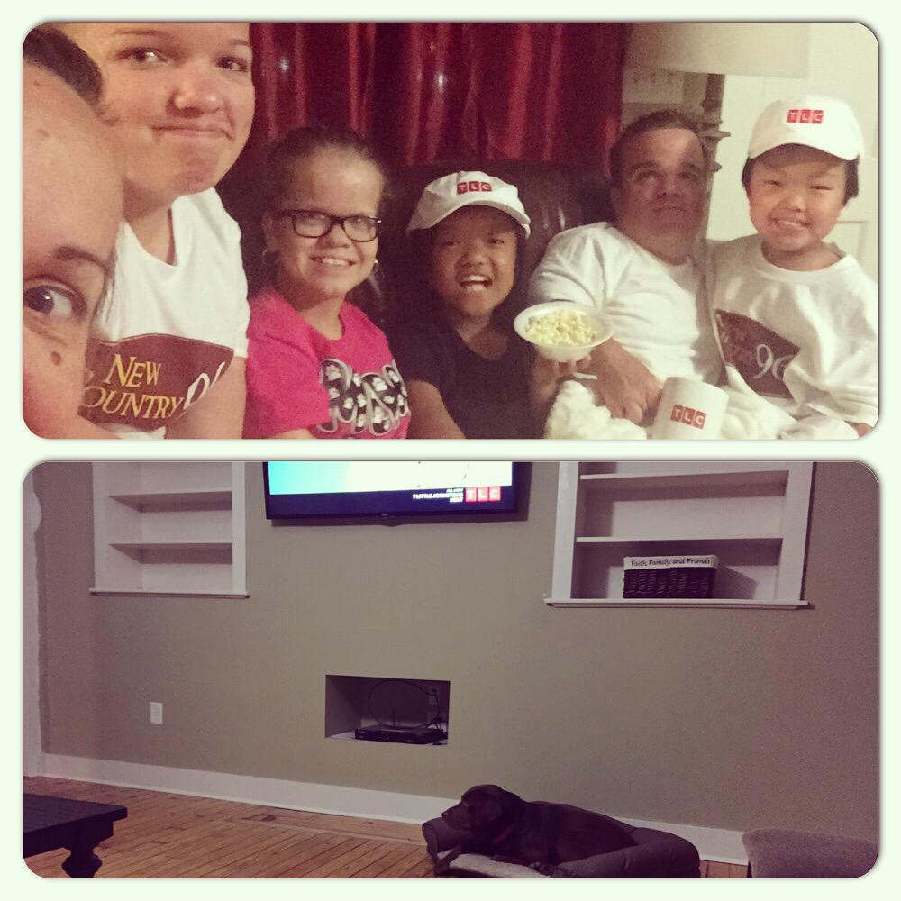 team7lj's tweet photo. @TLC @LMNOTV 5 minutes til showtime! #7littleJohnstons #secondweek #7LJsDoItAll http://t.co/aeORyDjurd