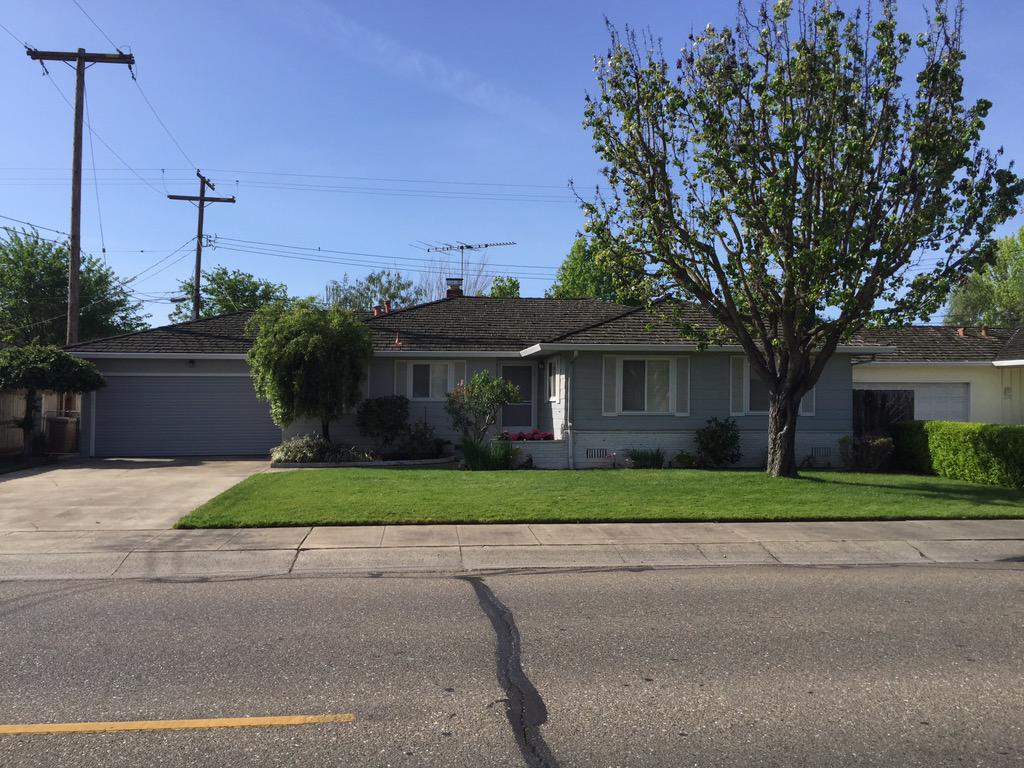 UOPPikeJJ's tweet photo. 810 W Tokay Lodi Ca listing coming this Friday. Stop by this weekend #lodirealestate #209realestate. http://t.co/hzNZH1c7aM