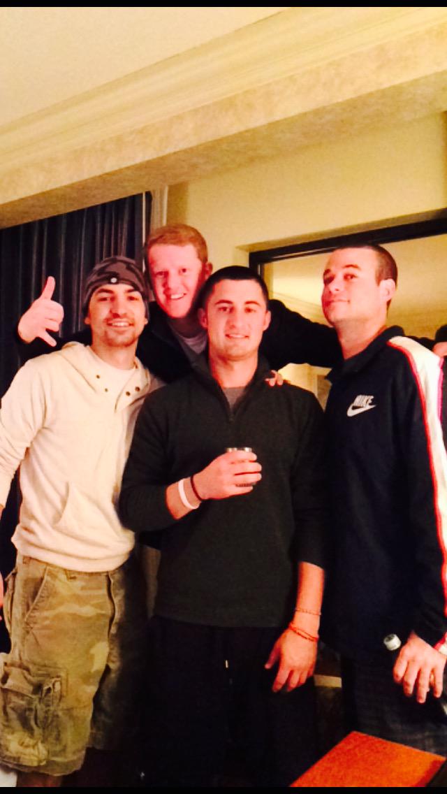 Coach_Clemm's tweet photo. The Brookridge Ballers are back.Casino life! #SpringBreak #Horseshoe #CompsOnComps @BClemm87 @thevernakular @Wags_86 http://t.co/4k4gZP61WK
