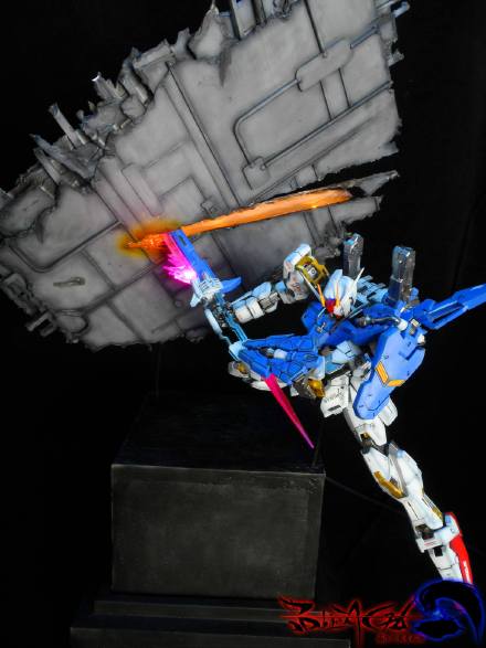 DragonMomoko's tweet photo. Look at this customized Sword Strike! get one @ http://t.co/arOjr5OjAk #DragonMomoko #gunpla #gundam #swordstrike http://t.co/DRHxqFfr73