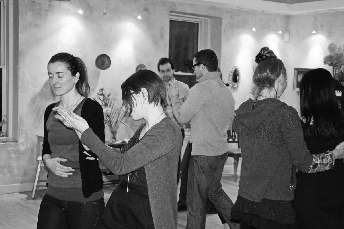 IntervTango's tweet photo. Toujours ce mercredi, Isabelle abordait la #communication et la #confiance en soi! Comment sont-elles liées? #iT http://t.co/GSV5H0EpIX