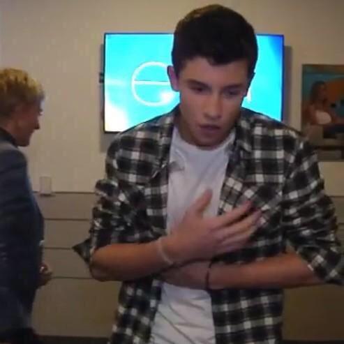 Gracieleet's tweet photo. Me because Handwritten is coming out in 7 days #7DaysUntilHandwritten http://t.co/HRbOZtbRhk
